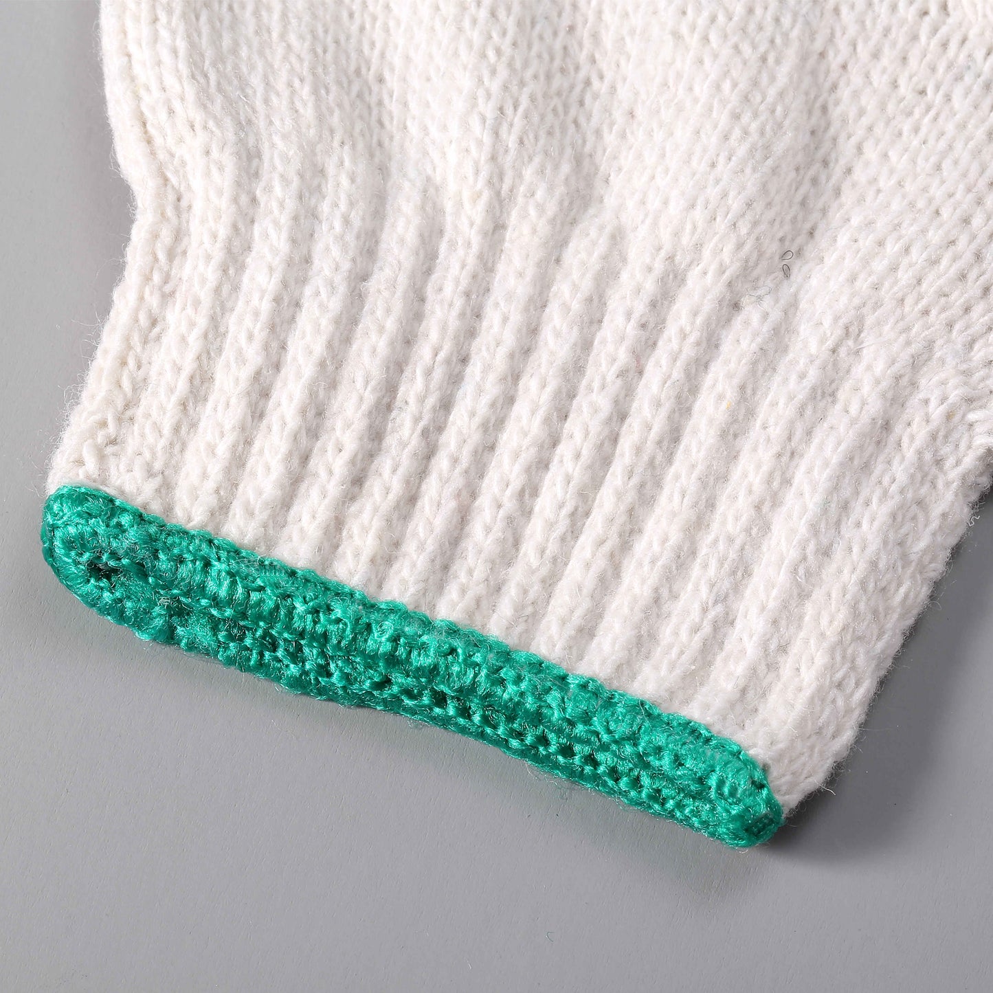 Knitted Gloves